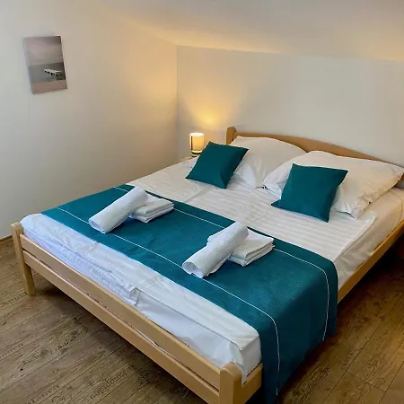 Apartment Olivia - Modern And Spacious 3-bedroom Duplex With Balcony *