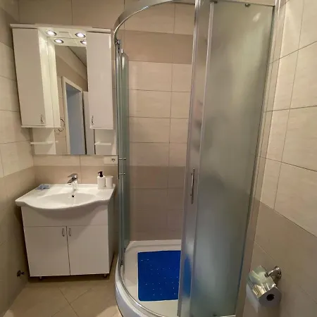 Apartment Olivia - Modern And Spacious 3-bedroom Duplex With Balcony Vantacici