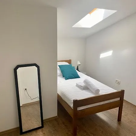 Apartment Olivia - Modern And Spacious 3-bedroom Duplex With Balcony